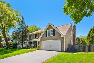 1559 Abbotsford Dr, Naperville, IL 60563 - Photo 3