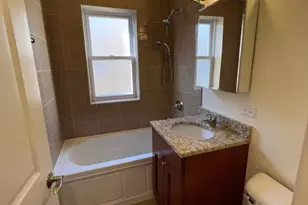7411 N Hoyne Ave, Chicago, IL 60645 - Photo 13
