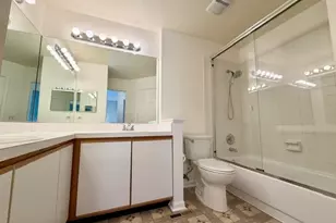 801 N Shady Oaks Dr, Elgin, IL 60120 - Photo 17