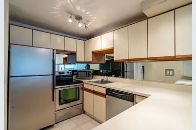 233 E Erie Street #1309, Chicago, IL 60611 - Photo 11