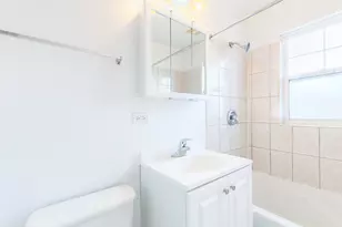 4240 W Nelson St, Chicago, IL 60641 - Photo 5