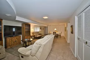 4351 W Chase Ave, Lincolnwood, IL 60712 - Photo 9