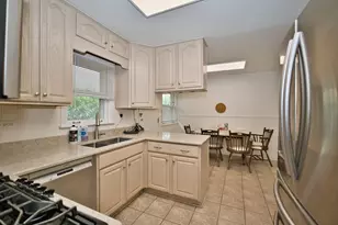 4351 W Chase Ave, Lincolnwood, IL 60712 - Photo 15