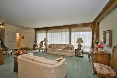 4351 W Chase Avenue, Lincolnwood, IL 60712 - Photo 7