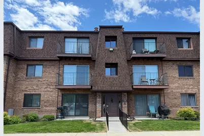 718 Cobblestone Circle #C, Glenview, IL 60025 - Photo 1