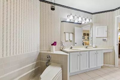 1230 S Wellington Court, Buffalo Grove, IL 60089 - Photo 15