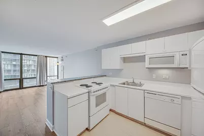 2 E Erie Street #1804, Chicago, IL 60611 - Photo 9