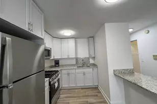 2401 W Balmoral Ave, Chicago, IL 60625 - Photo 3