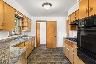1314 S Park St, Streator, IL 61364 - Photo 9