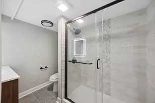 909 N Lockwood Ave, Chicago, IL 60651 - Photo 33
