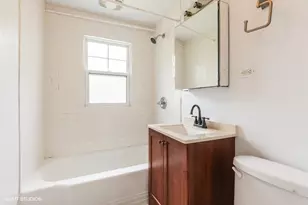 4232 W Nelson St, Chicago, IL 60641 - Photo 5