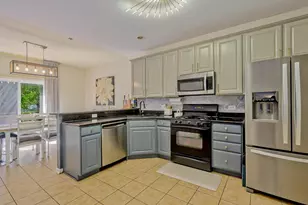 6051 Canterbury Ln, Hoffman Estates, IL 60192 - Photo 11