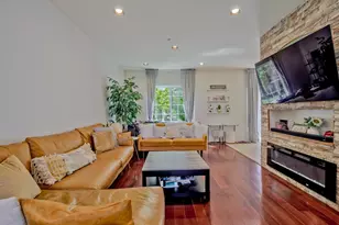 6051 Canterbury Ln, Hoffman Estates, IL 60192 - Photo 7