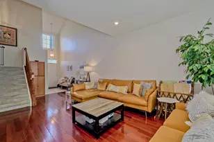 6051 Canterbury Ln, Hoffman Estates, IL 60192 - Photo 5