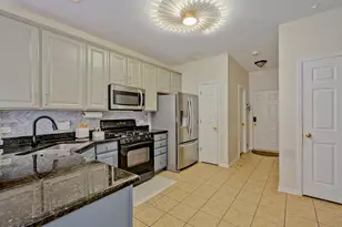6051 Canterbury Ln, Hoffman Estates, IL 60192 - Photo 13