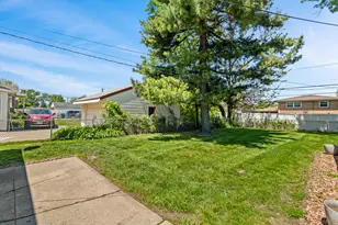 4610 W 97th Pl, Oak Lawn, IL 60453 - Photo 17