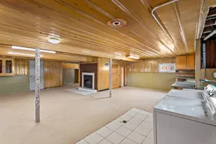 4610 W 97th Pl, Oak Lawn, IL 60453 - Photo 13