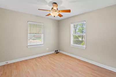 4610 W 97th Place, Oak Lawn, IL 60453 - Photo 7