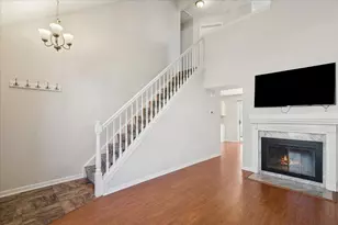 6763 Roanoake Ct, Gurnee, IL 60031 - Photo 5