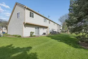 6763 Roanoake Ct, Gurnee, IL 60031 - Photo 3