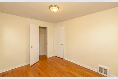 4258 W Nelson Street #2, Chicago, IL 60641 - Photo 9