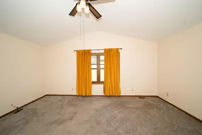 3516 Kings Lair Drive, Spring Grove, IL 60081 - Photo 15