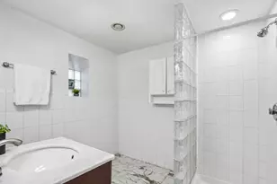 817 W Lawrence Ave, Chicago, IL 60640 - Photo 23