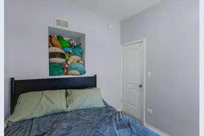 2243 S Sawyer Avenue, Chicago, IL 60623 - Photo 11