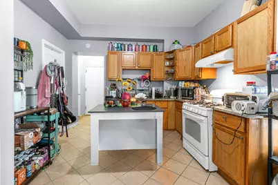 2243 S Sawyer Avenue, Chicago, IL 60623 - Photo 17