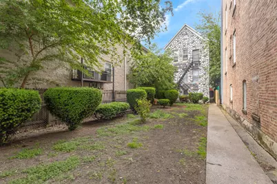 2243 S Sawyer Avenue, Chicago, IL 60623 - Photo 3