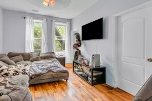 2243 S Sawyer Ave, Chicago, IL 60623 - Photo 15