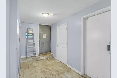2243 S Sawyer Avenue, Chicago, IL 60623 - Photo 33