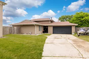825 Copley Ln, Joliet, IL 60431 - Photo 1