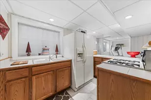 2244 Country Knoll Ln, Elgin, IL 60123 - Photo 23