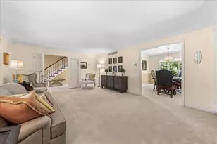 2244 Country Knoll Ln, Elgin, IL 60123 - Photo 5