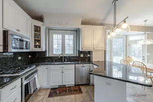 1800 Darnell St, Libertyville, IL 60048 - Photo 7