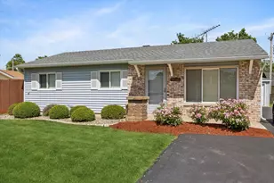 120 Olympic Dr, Bolingbrook, IL 60440 - Photo 1