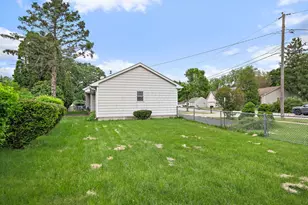 209 Beach Dr, Algonquin, IL 60102 - Photo 9