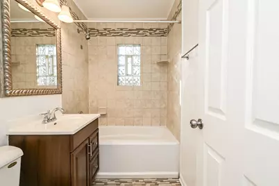 127 S Hawthorne Boulevard, Mundelein, IL 60060 - Photo 17