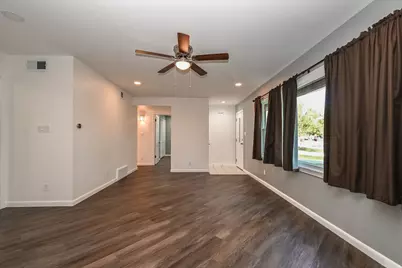 127 S Hawthorne Boulevard, Mundelein, IL 60060 - Photo 7