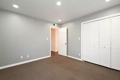 127 S Hawthorne Boulevard, Mundelein, IL 60060 - Photo 21