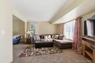 604 Roosevelt Dr, Oswego, IL 60543 - Photo 9