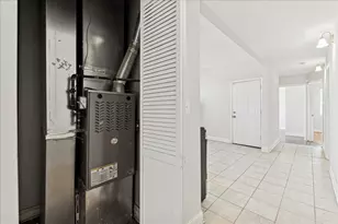 7515 S Essex Ave, Chicago, IL 60649 - Photo 17