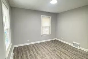 201 E 140th Pl, Dolton, IL 60419 - Photo 13