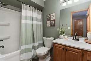 3203 Eagle Crest Rd, Bloomington, IL 61704 - Photo 27