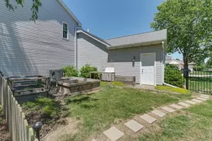 3203 Eagle Crest Rd, Bloomington, IL 61704 - Photo 49