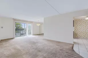 6340 Americana Dr, Willowbrook, IL 60527 - Photo 7
