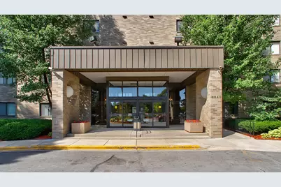 6340 Americana Drive #216, Willowbrook, IL 60527 - Photo 3
