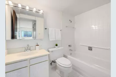 6340 Americana Drive #216, Willowbrook, IL 60527 - Photo 17