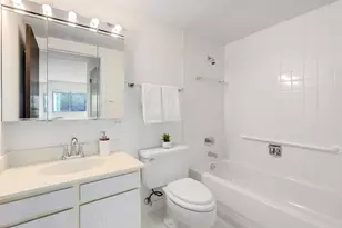 6340 Americana Dr, Willowbrook, IL 60527 - Photo 17